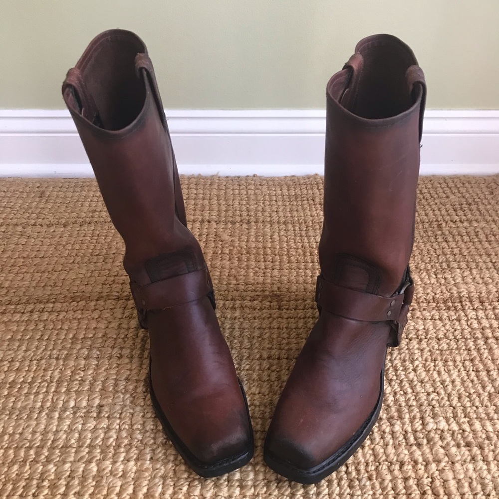 Iconic: Frye Harness 12R Oiled Boot Size 8.5